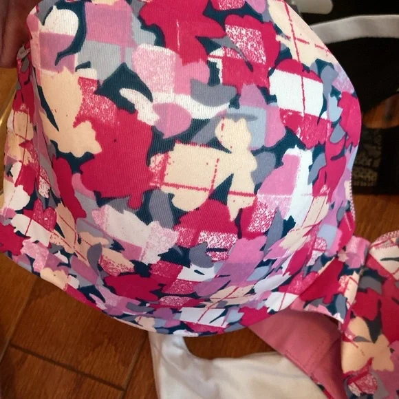 NWT 2 Maidenform and 1 Hanes TSHIRT soft bra.